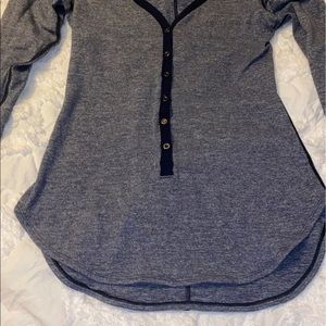 Luluemon long sleeve top worn once.